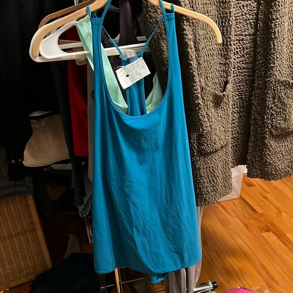 Sz 8 Lululemon tank - Picture 3 of 7
